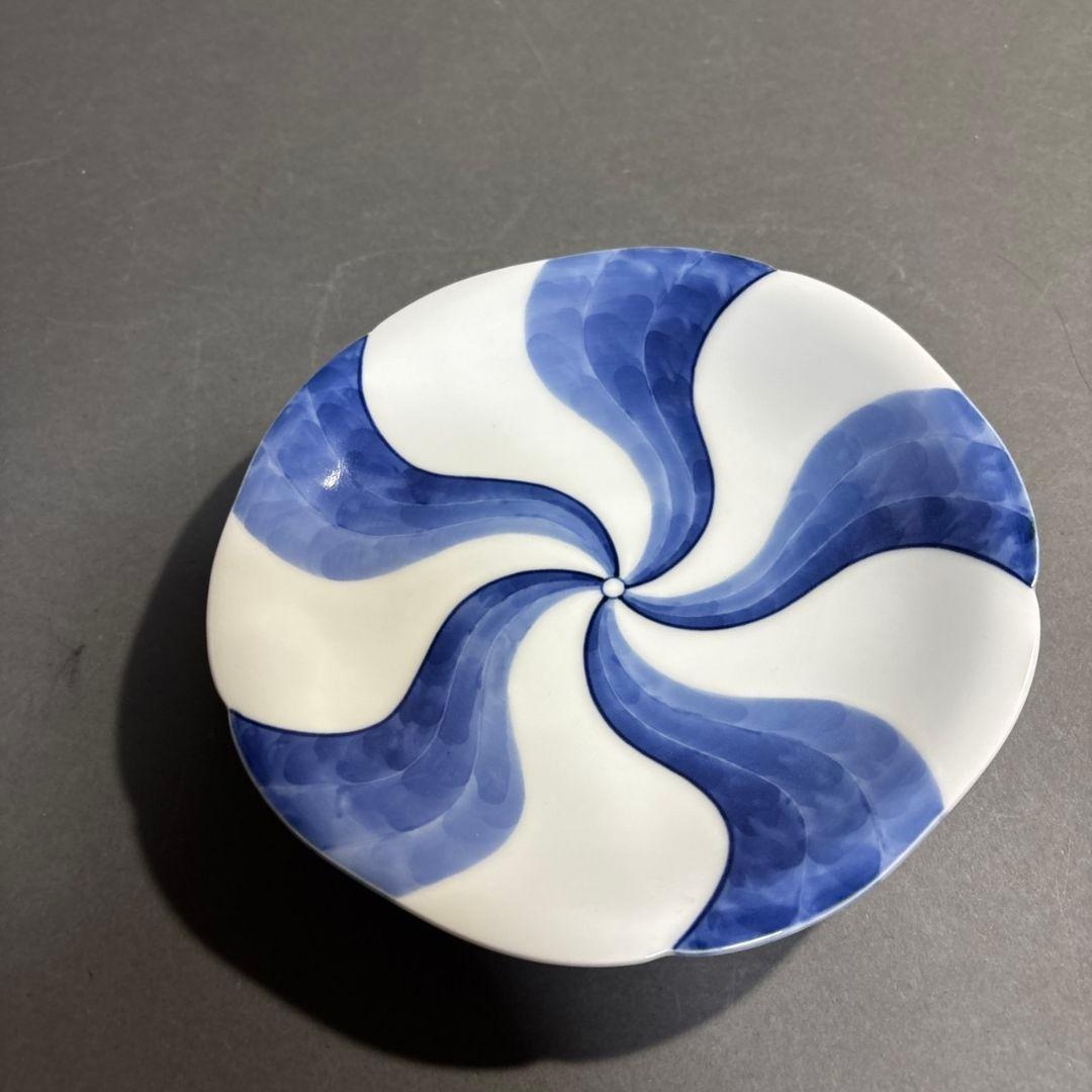 竹泉　倣染付捻紋輪花縁　皿　共箱