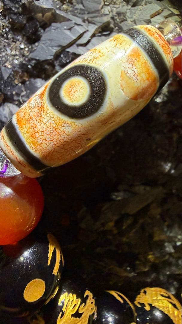 皇の分身‼️チベット特殊星辰一眼天赤、青朱砂ビシバシ入り＋バロックパール