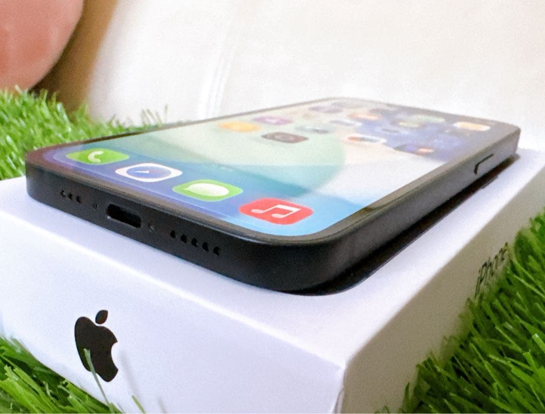 はまさん専用【美品】iPhone 16e ブラック 海外版