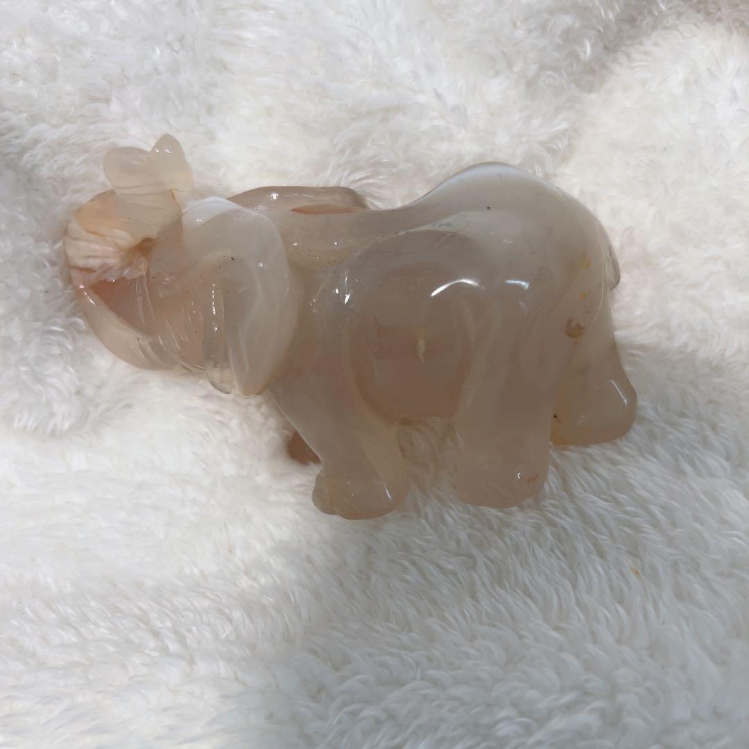 桜瑪瑙象の置物