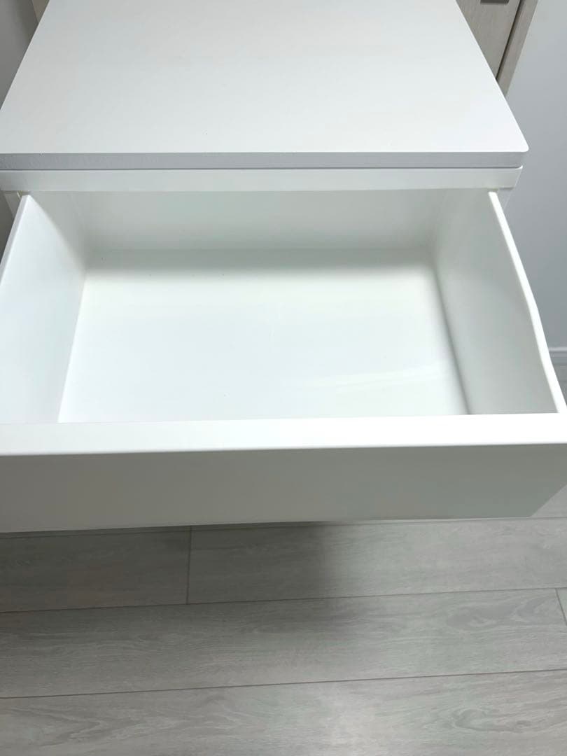 美品 衣装ケース チェスト 中が透けない 壁付き 収納 ワイド ホワイト