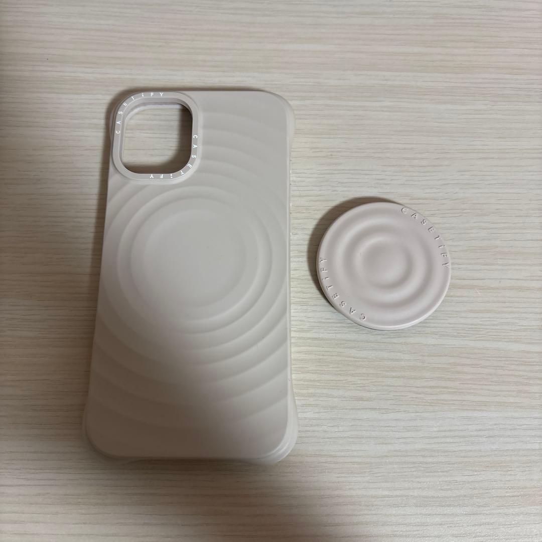 CASETiFY iPhoneケース クリーム色