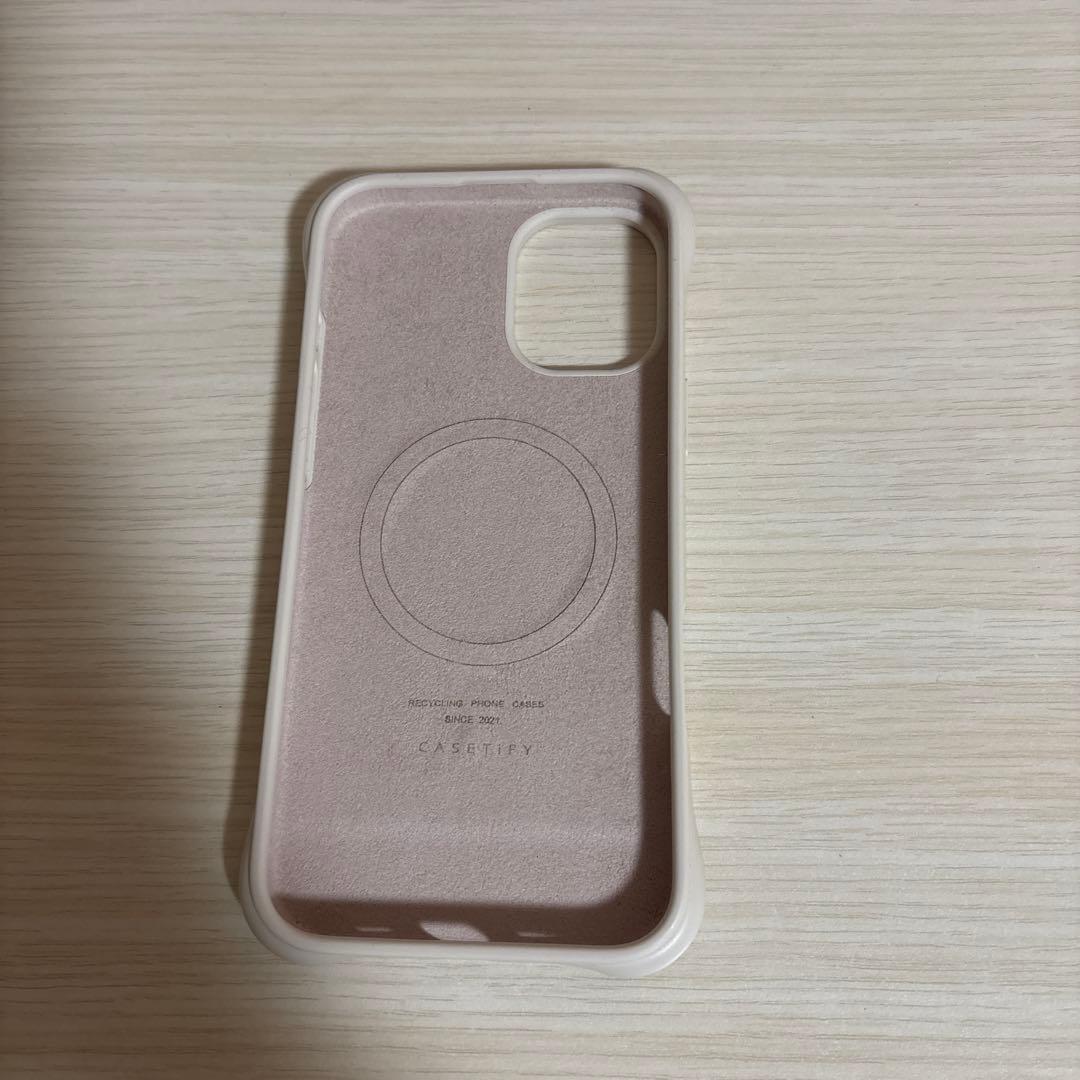 CASETiFY iPhoneケース クリーム色