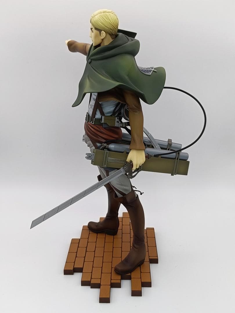 進撃の巨人 BRAVE-ACT 1/8 エルヴィン・スミス 千値練 フィギュア