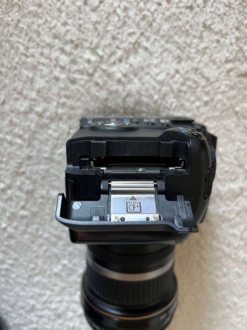Canon デジタル一眼レフカメラ　DS126071 ジャンク品