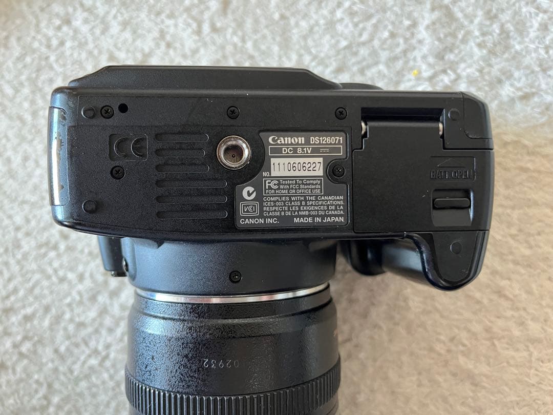 Canon デジタル一眼レフカメラ　DS126071 ジャンク品