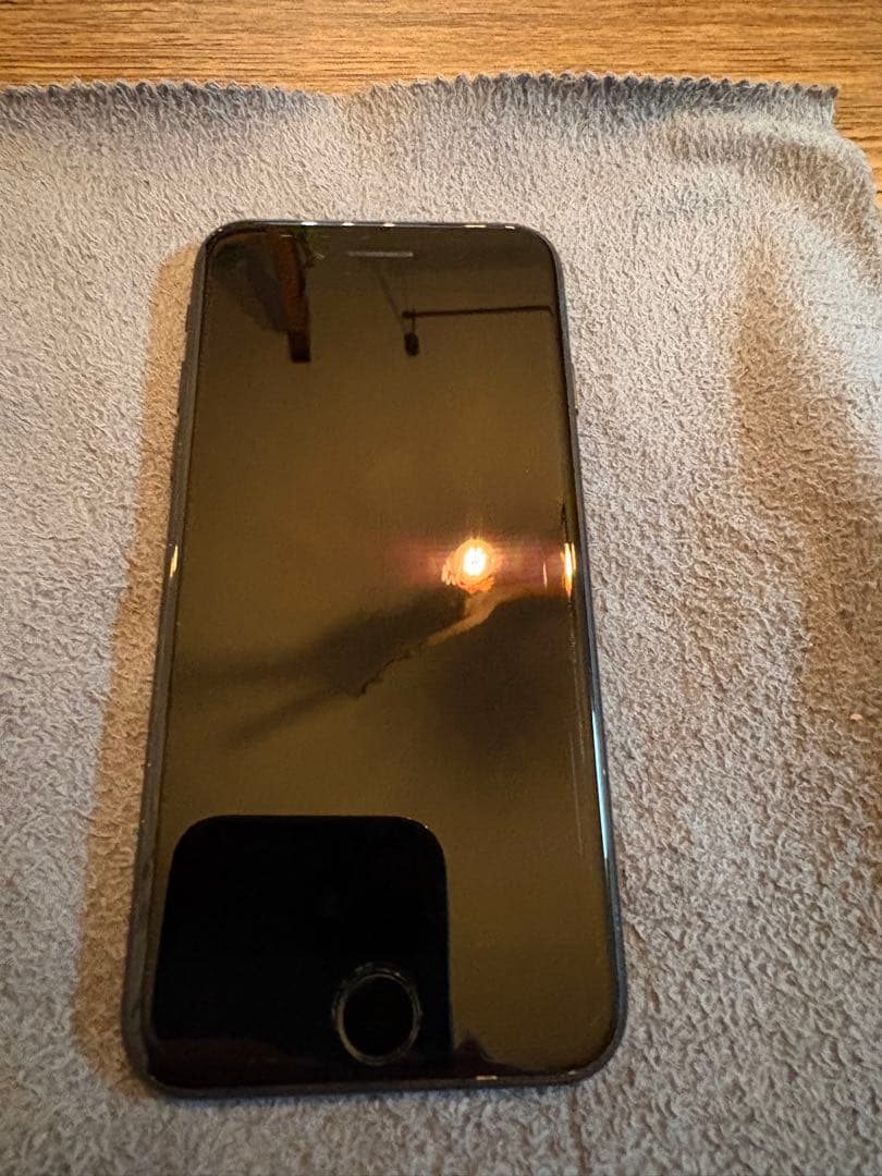 Apple iPhone SE 64GB 本体(第二世代)
