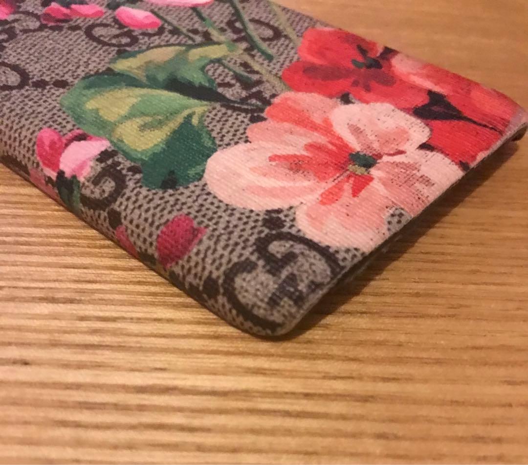 【グッチ】GGブルームス フラワー柄 iPhone7/8/SE2/SE3 ケース