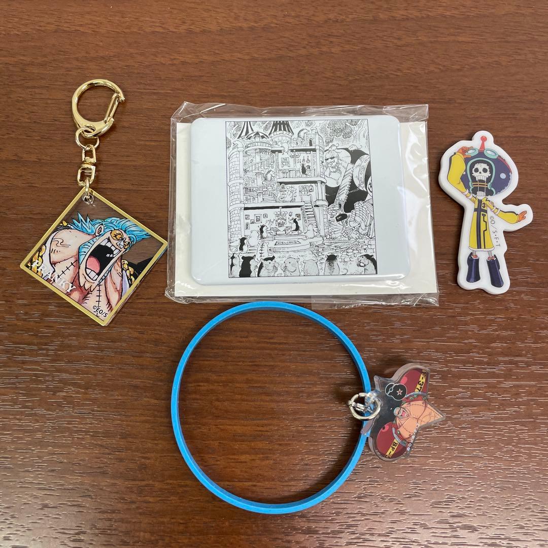 ❶ワンピース 麦わらストア 輩ブロマイド 輩缶バッジ ポスカ グッズまとめ売り