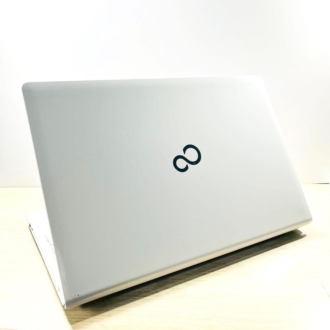 美品ホワイト❤️SSD搭載✨DVD カメラ ノートパソコン✨Windows11