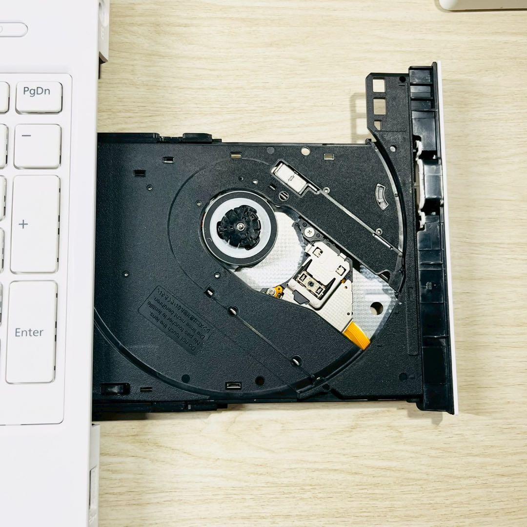 美品ホワイト❤️SSD搭載✨DVD カメラ ノートパソコン✨Windows11