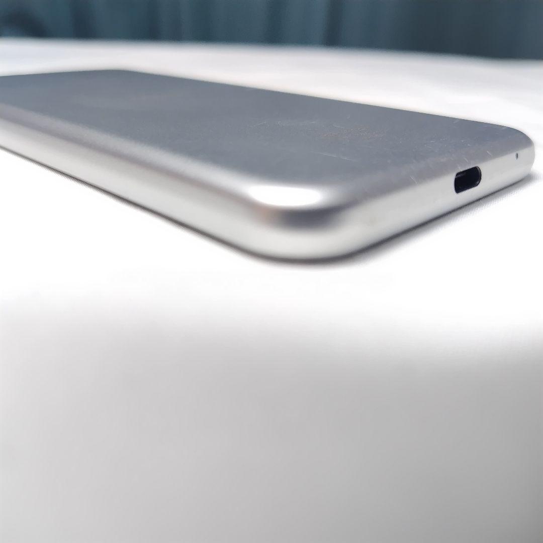 SHARP AQUOS SH-M08 シルバー