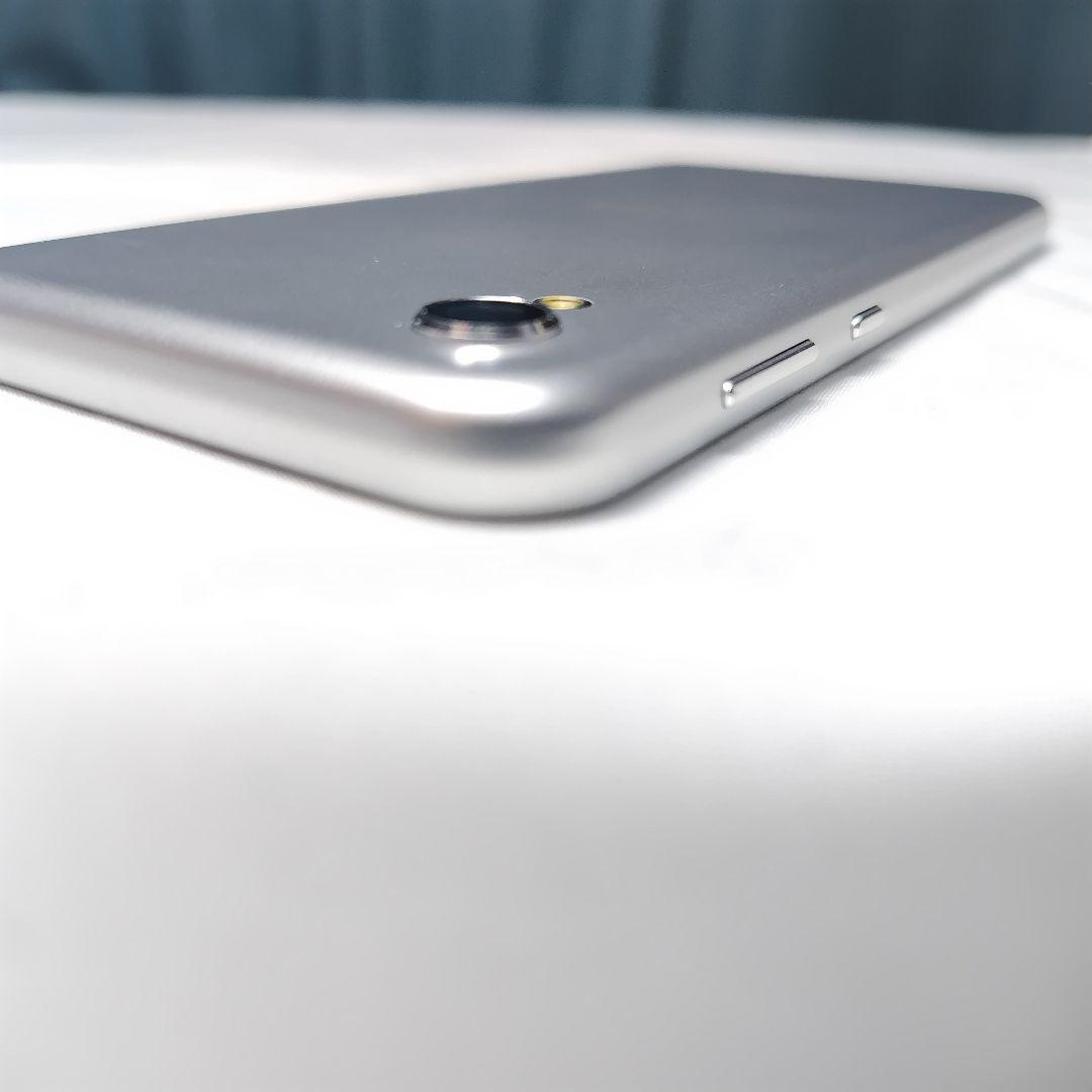 SHARP AQUOS SH-M08 シルバー