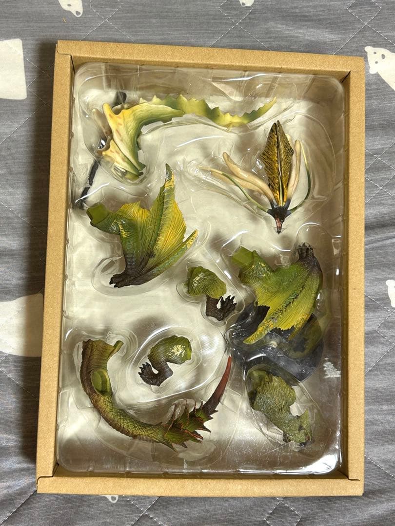 モンスターハンター　モンスター生態図鑑　Vo1~4 まとめ売り　MH フィギュア