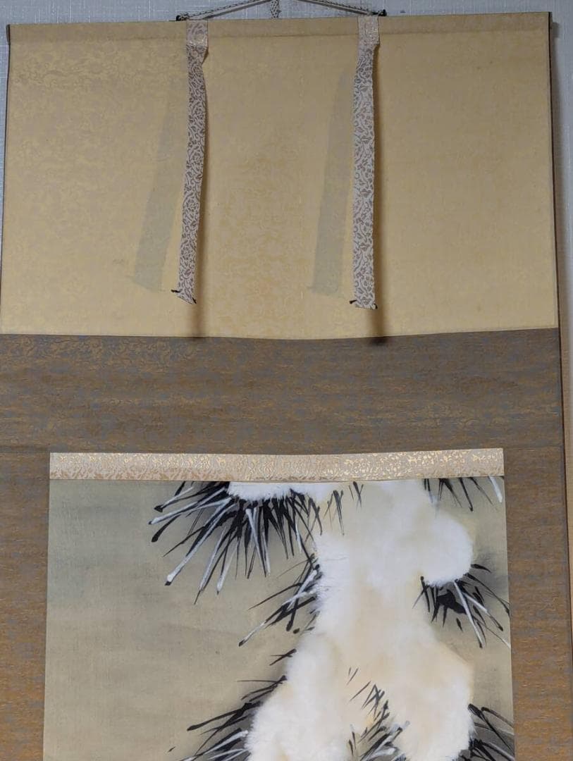 【真作】掛軸　雪松双禽図　厳冬に映える松と鳥の美　生命の輝き　合箱入　T177