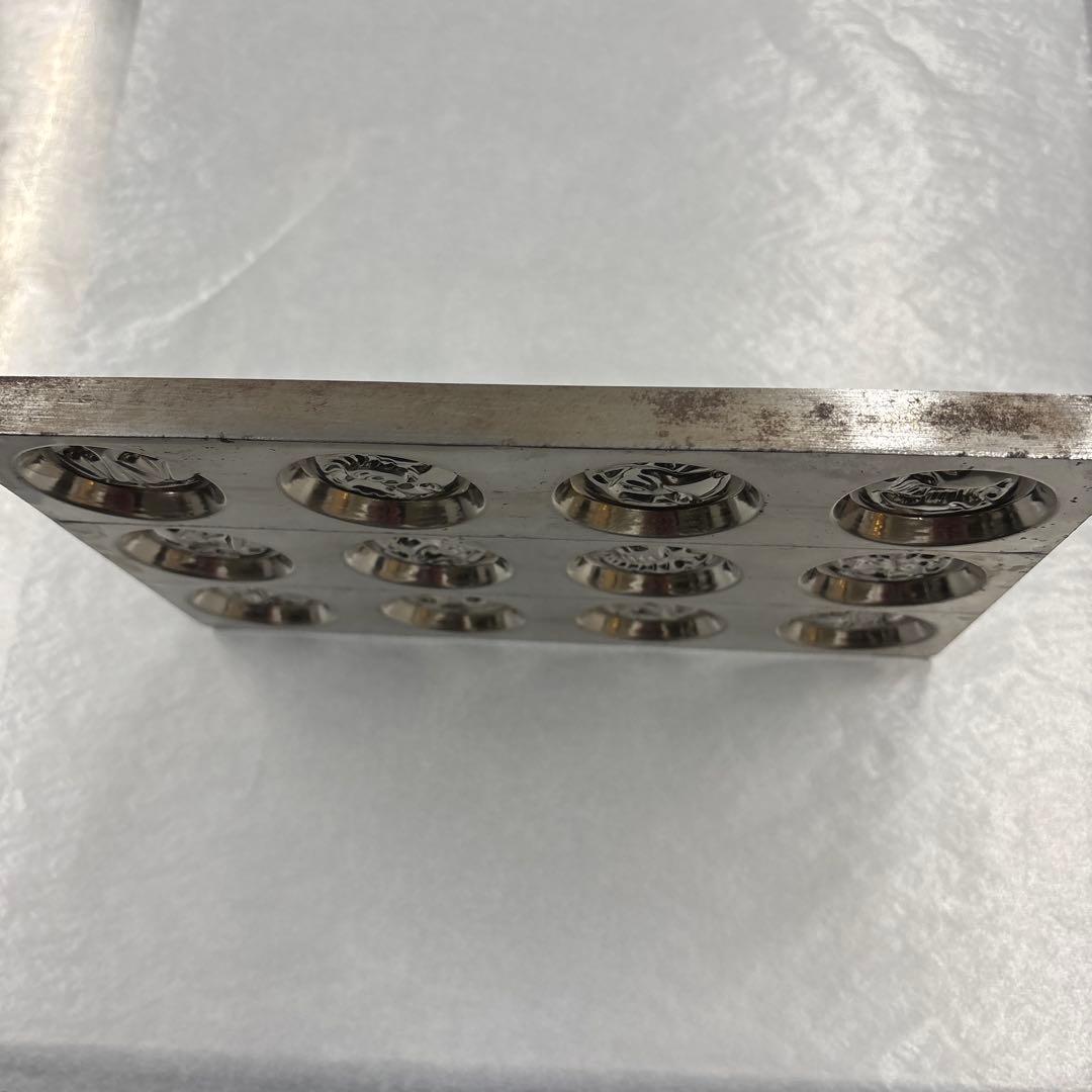 ヴィンテージ　金属製 12星座モールド