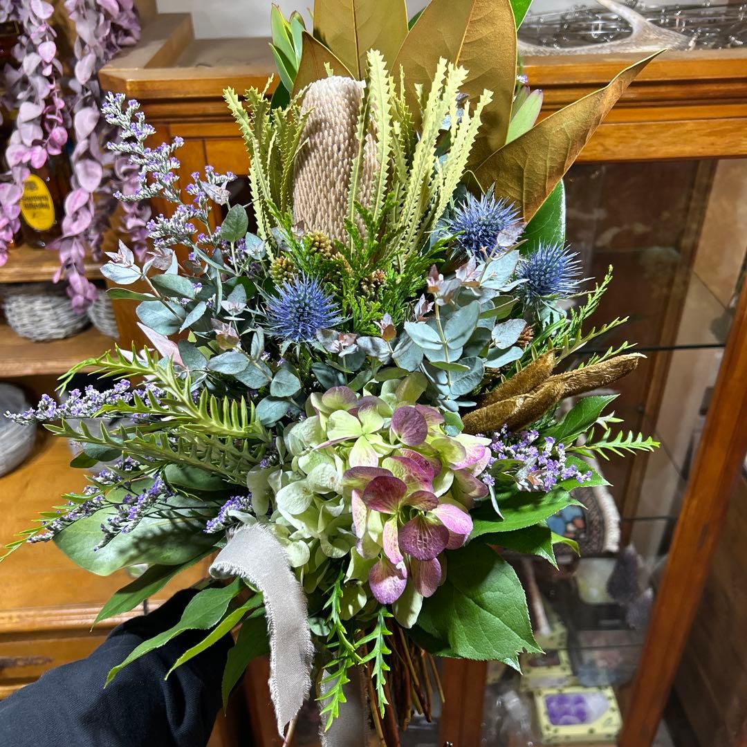 バンクシアとキングプロテアの吊り下げスワッグ