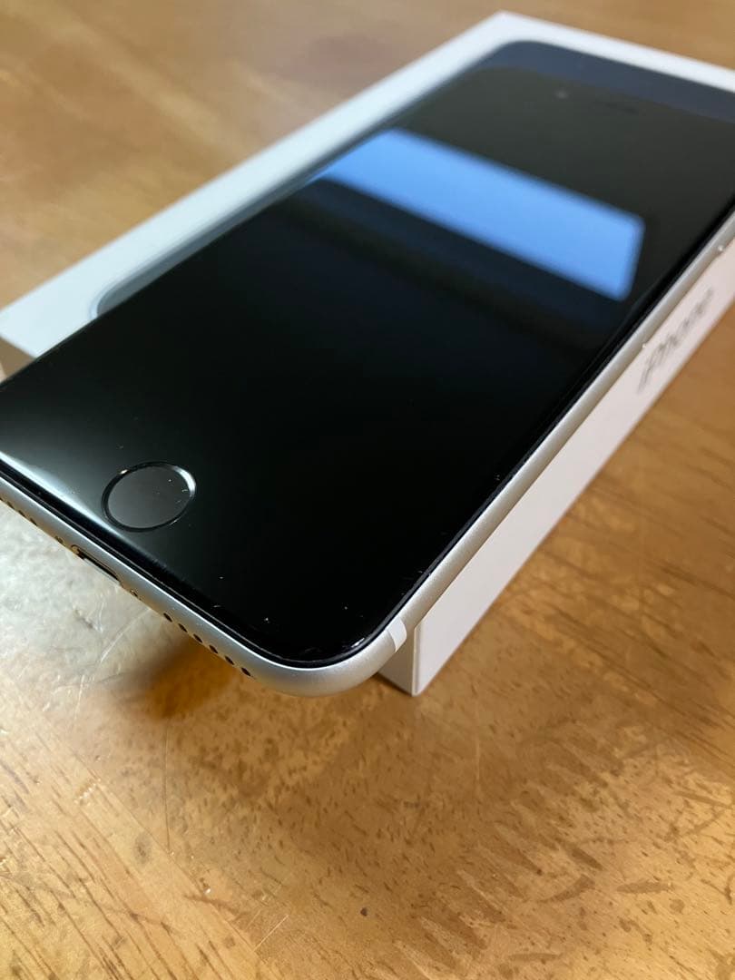 【美品 値下げ】Apple iPhone SE 第2世代 64gb