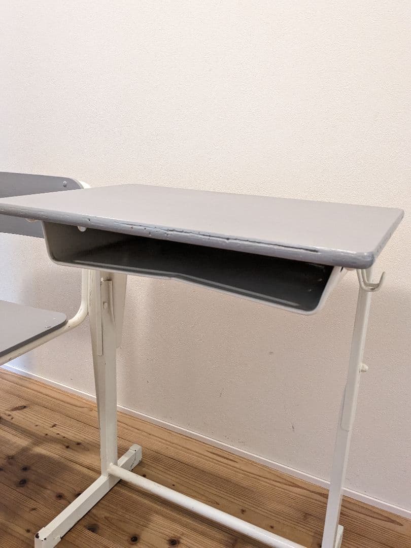 【1】学校机　シャビーな雰囲気