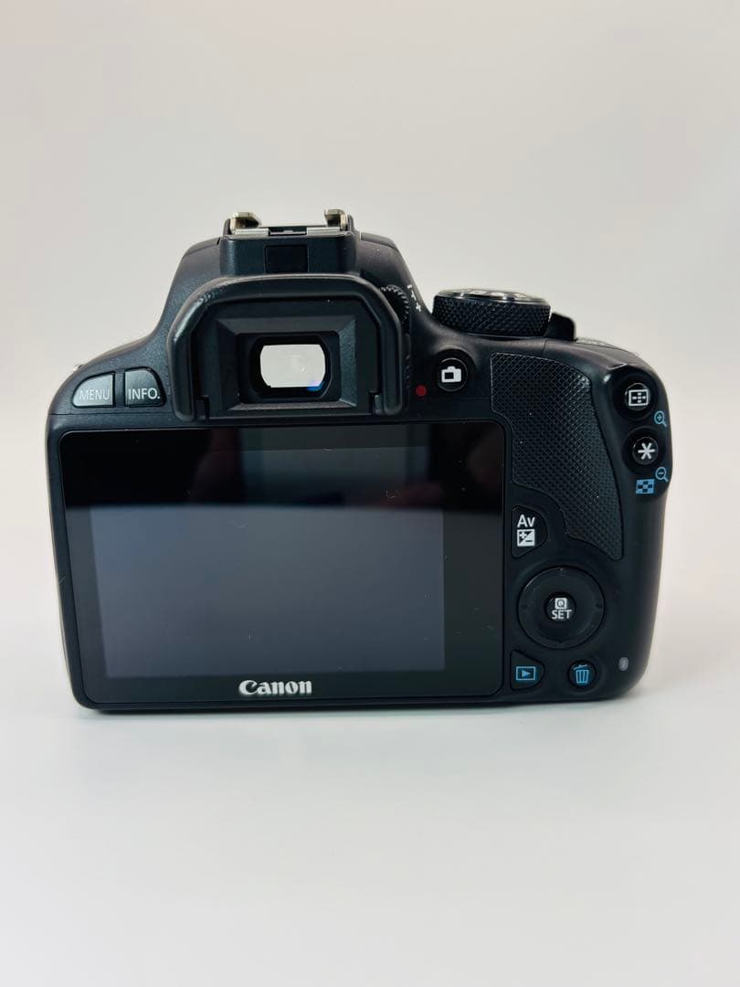 【美品】Canon キヤノン KISS X7 レンズキット【動作確認済】