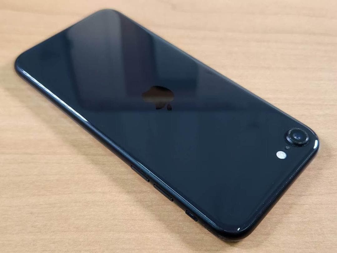 031600D iPhone SE A2296 64GB 第2世代