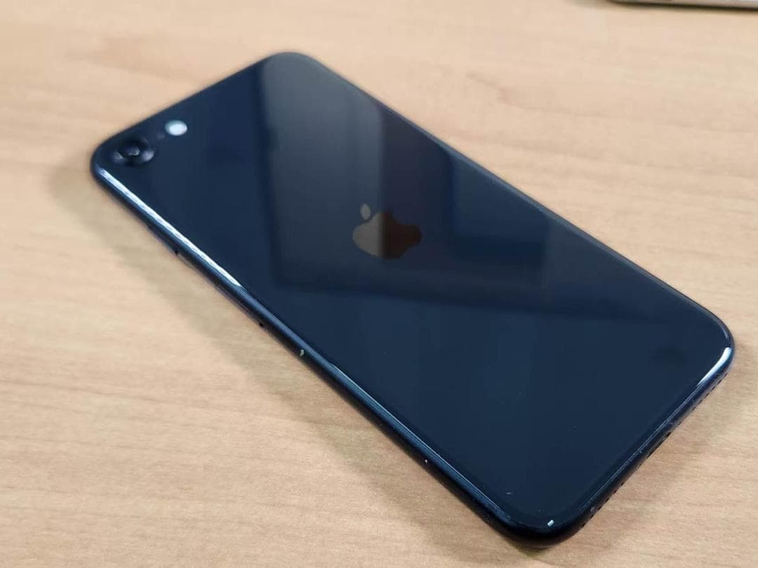 031600D iPhone SE A2296 64GB 第2世代