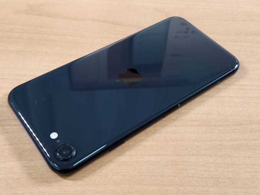 031600D iPhone SE A2296 64GB 第2世代