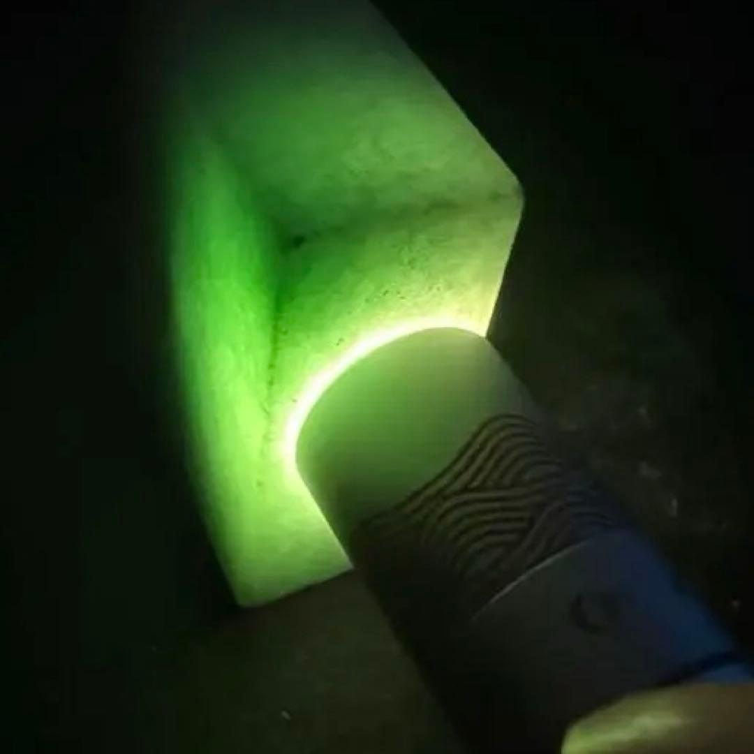 糸魚川翡翠 原石 62g ヒスイ輝石