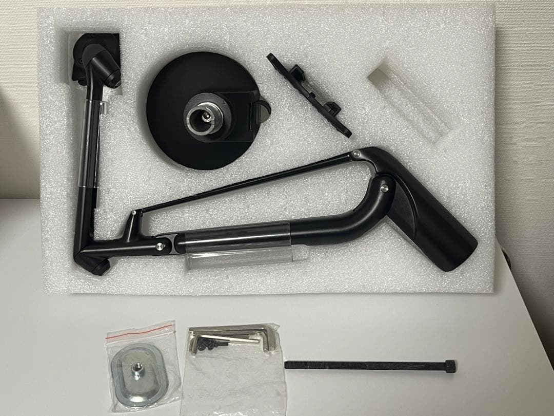 【美品】PC モニターアーム ブラック【クランプ式】【グロメット式】