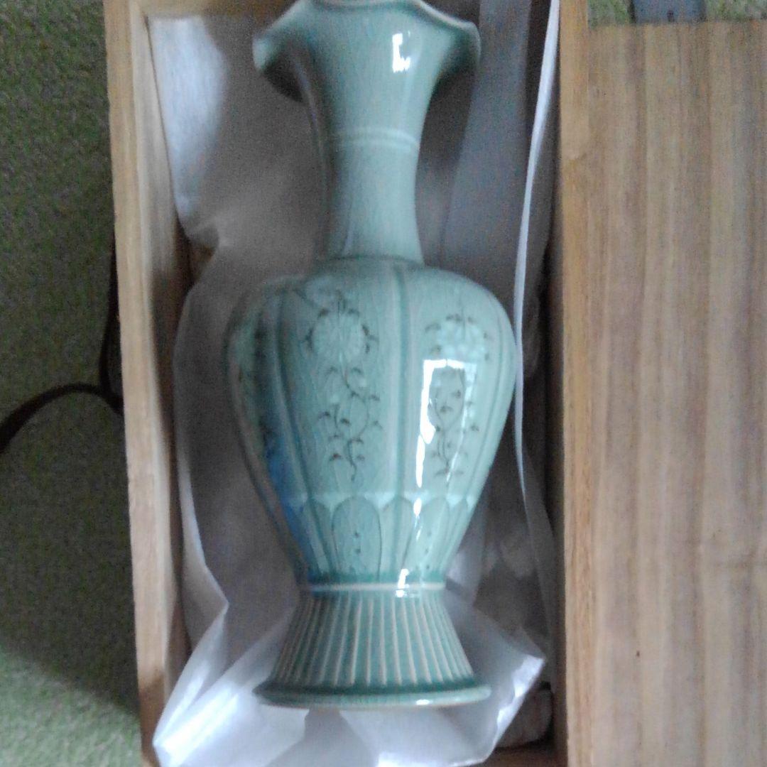 青磁瓜形塀花瓶