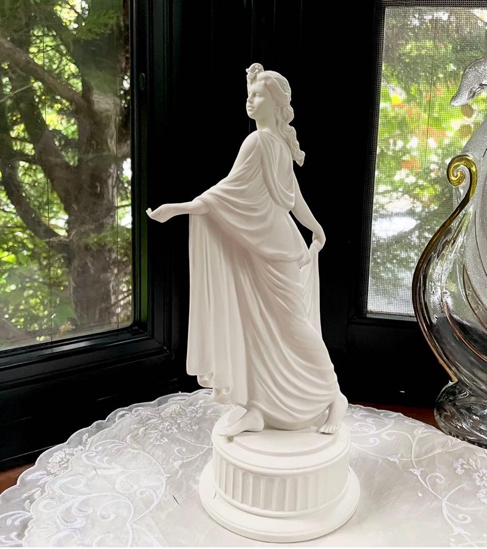 ウェッジウッド　ジャスパー　フィギュリン　　　　　　【ダンシングアワーNO.4】