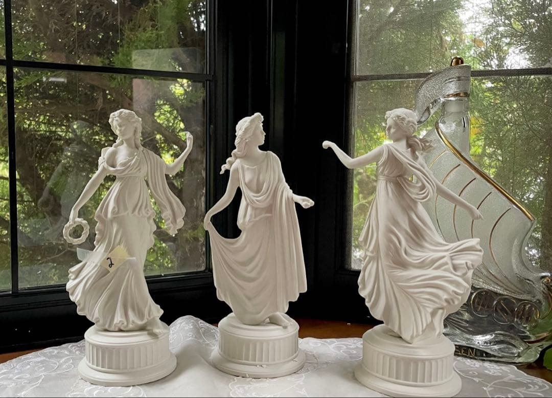 ウェッジウッド　ジャスパー　フィギュリン　　　　　　【ダンシングアワーNO.4】