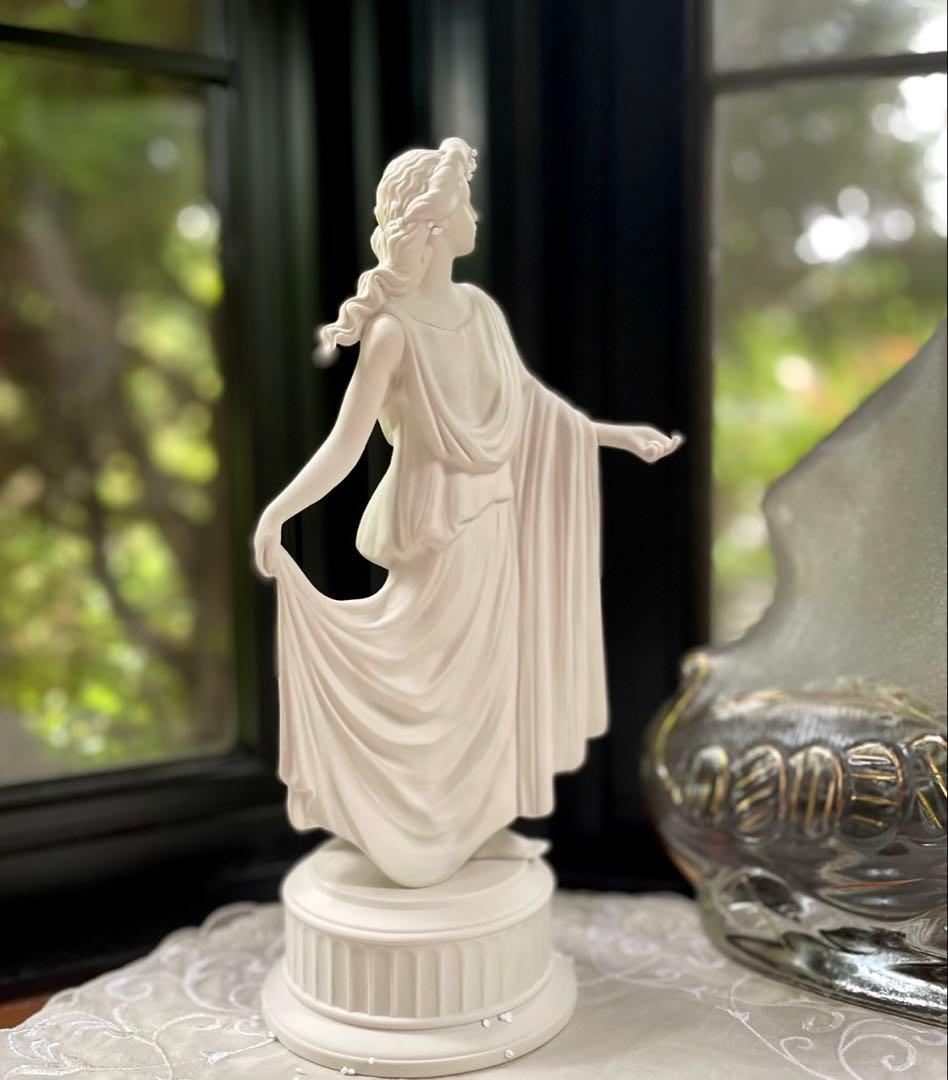 ウェッジウッド　ジャスパー　フィギュリン　　　　　　【ダンシングアワーNO.4】