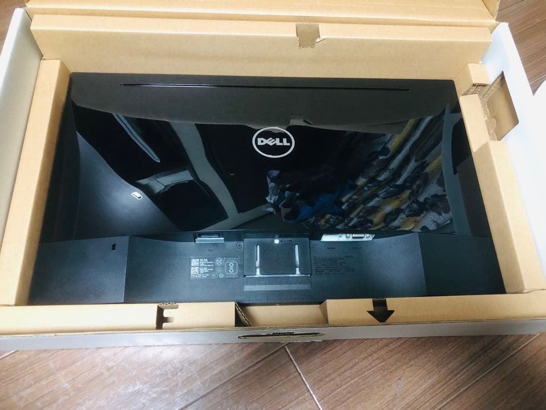 DELL ディスプレイ本体
