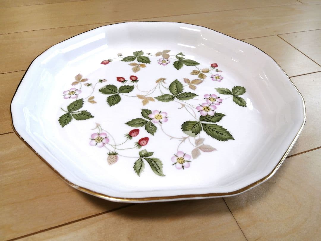 ウェッジウッド ワイルドストロベリー セット 「黒壺」