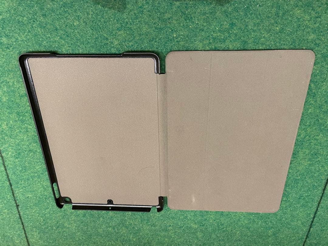 iPad (第7世代) シルバー 32GB WiFi ケース付き①