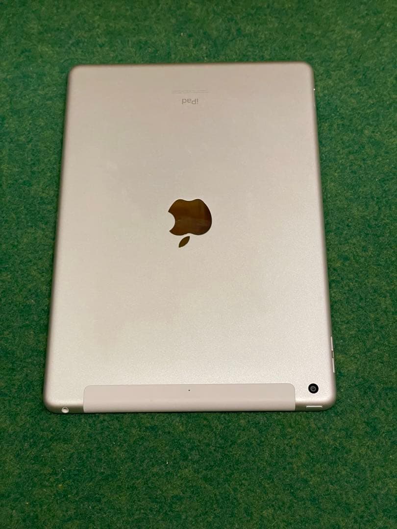 iPad (第7世代) シルバー 32GB WiFi ケース付き①