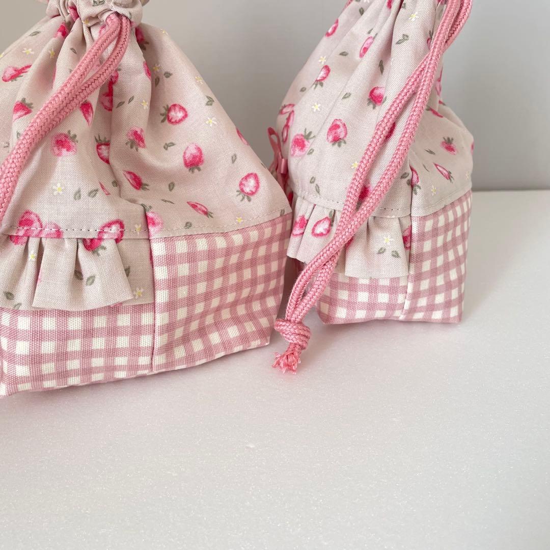 入園・入学　グレー苺柄　レッスンバッグ、上履き入れ、着替え袋、給食袋、コップ袋