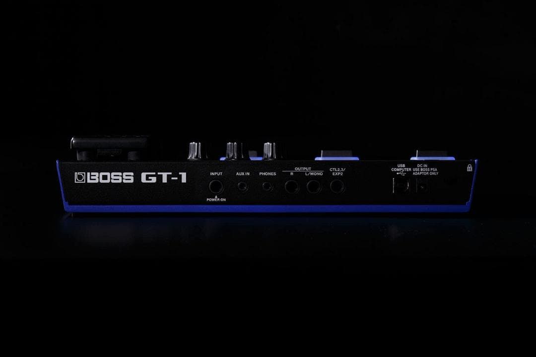 BOSS GT-1マルチエフェクターと純正ACアダプターPSA-100S2セット