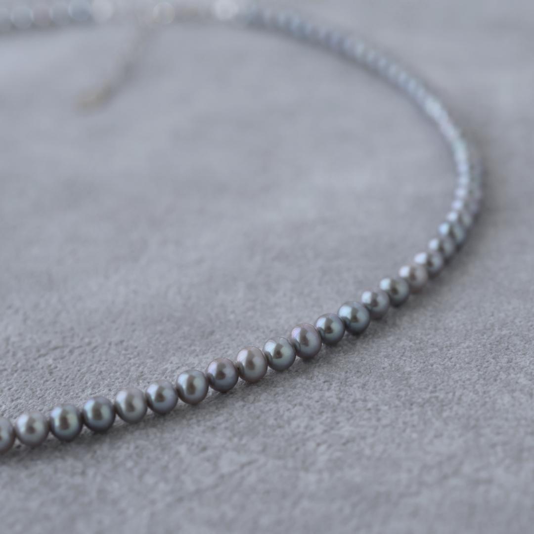 グレーベビーパールのネックレス　パール　グレーパール　ベビーパール
