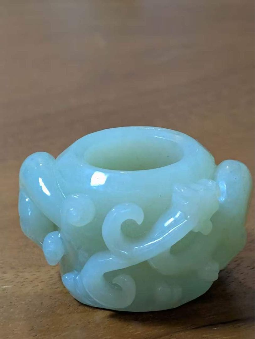 和田古玉彫刻オブジェ 淡い緑色