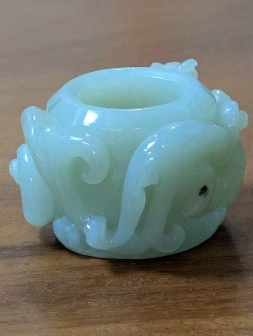 和田古玉彫刻オブジェ 淡い緑色