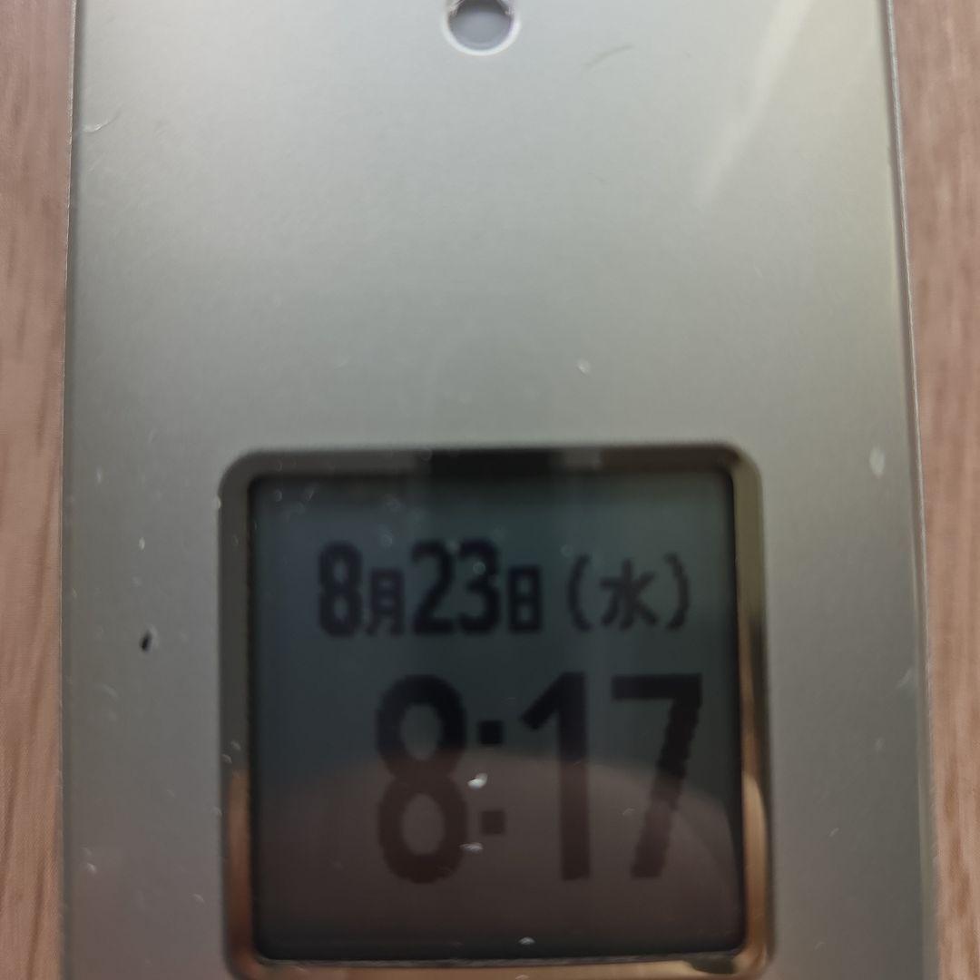 KYF43 かんたんケータイライト シャンパンゴールド 卓上フォルダ２個付き！