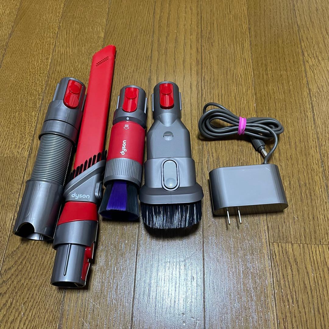 《超美品》Dyson V8 Focus Clean HH15 動作品　付属品完備