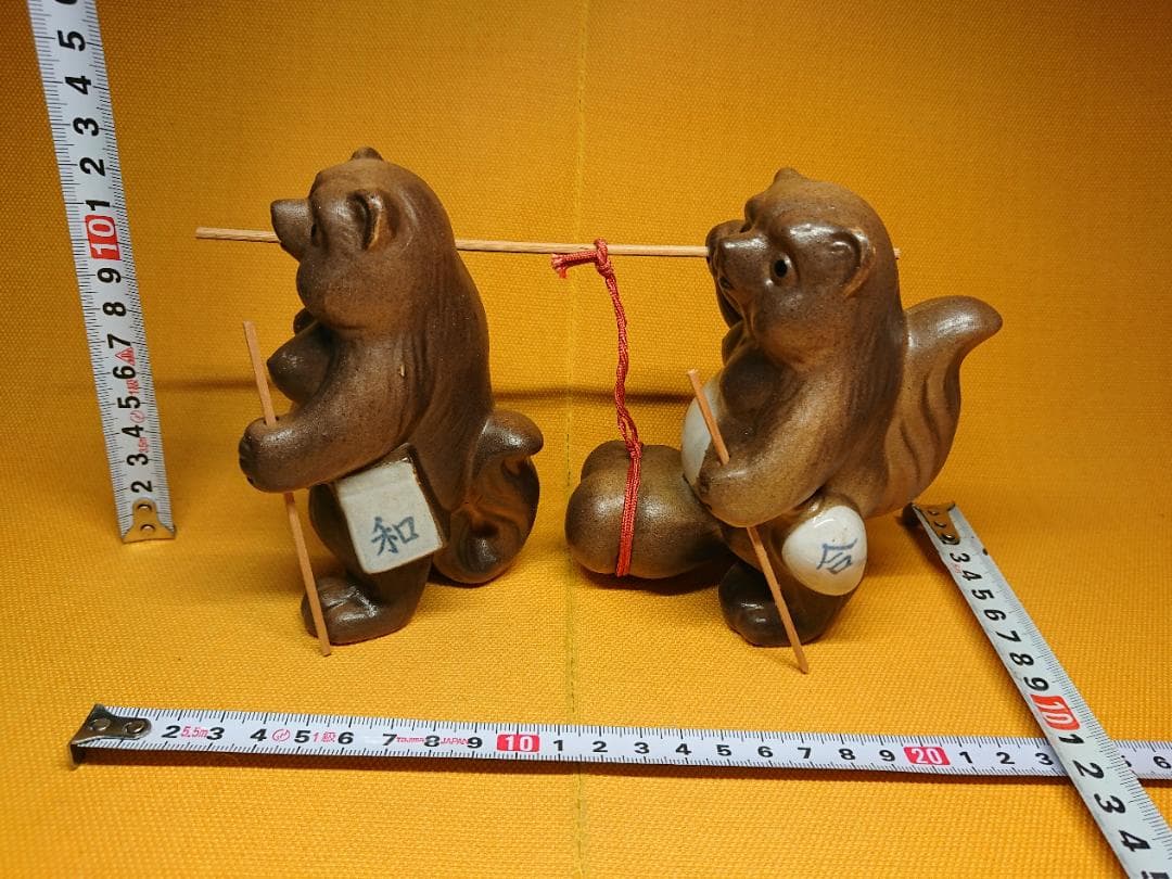 【美品】たぬき　狸　陶器　夫婦和合　置物　インテリア　工芸品　美術品　A1142