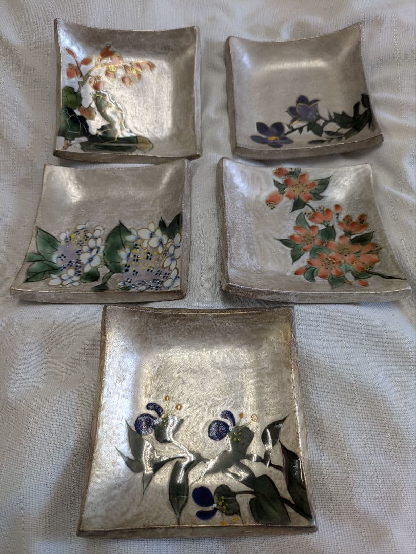 金彩の花柄陶器皿5枚セット
