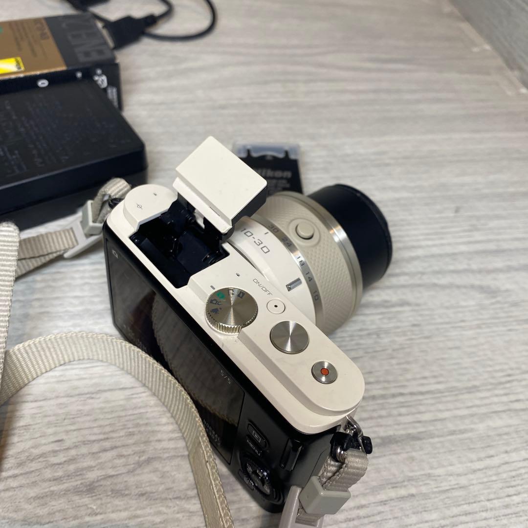 【ジャンク品】Nikon 1 J3Zoom Lens Kit ミラーレス一眼