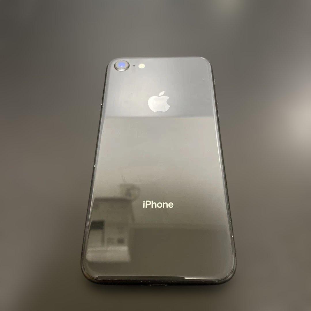 【SIMロック有り】iPhone 8 64GBスペースグレー【箱付き】