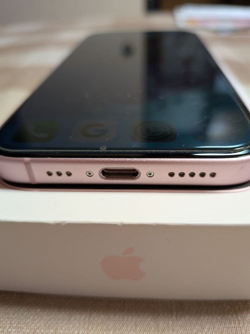 【極美品】　Apple　iPhone15