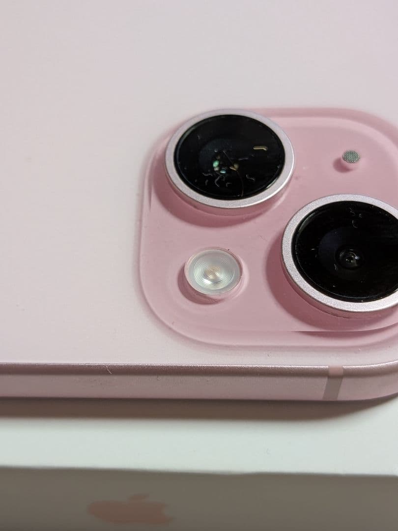 【極美品】　Apple　iPhone15